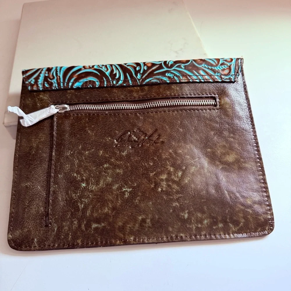 NWOT Patricia Nash Tooled Turquoise Leather Envelope Clutch